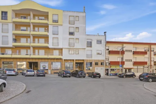 Apartamento T2+1 em Peniche