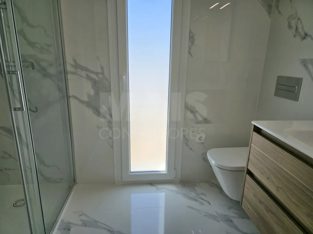 Moradia T4 térrea de luxo com piscina no Nadadouro