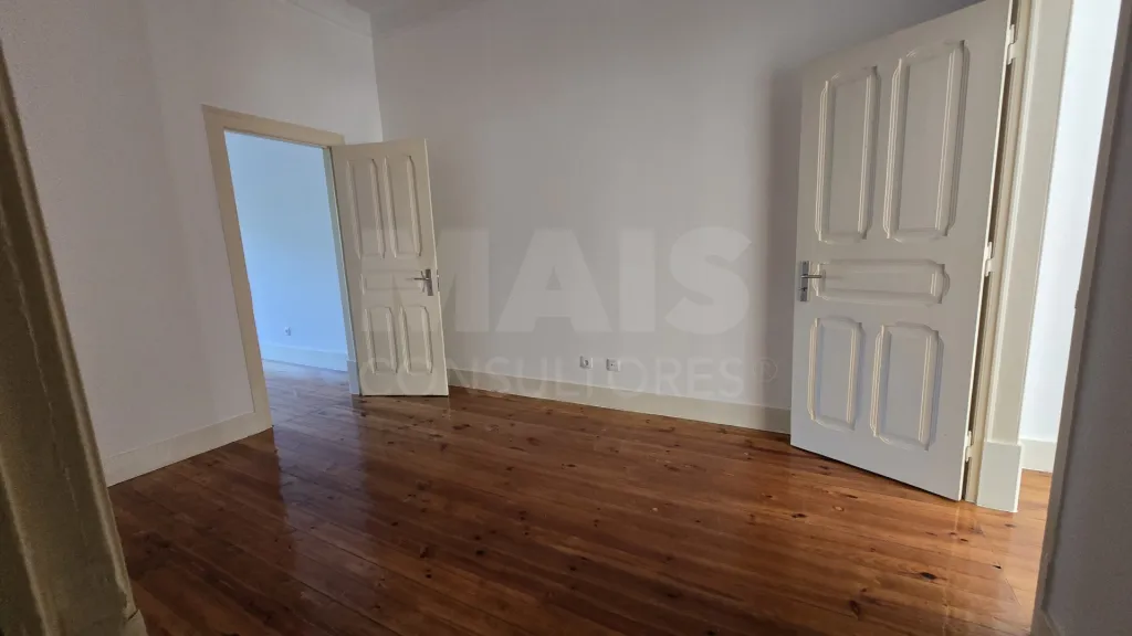 Apartamento T2 em Alcântara