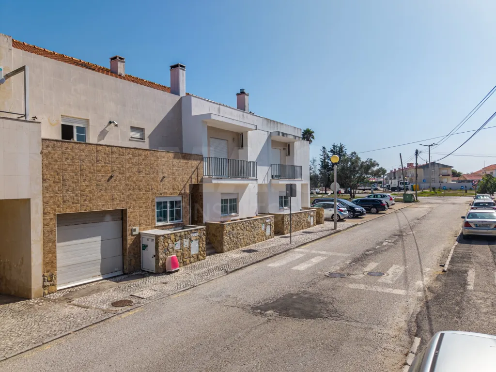 Moradia Geminada em Famalicão – Nazaré