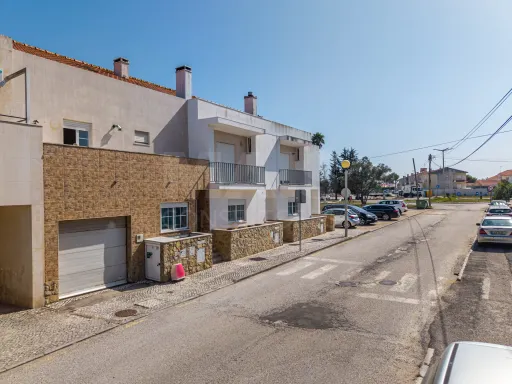 Moradia Geminada em Famalicão – Nazaré