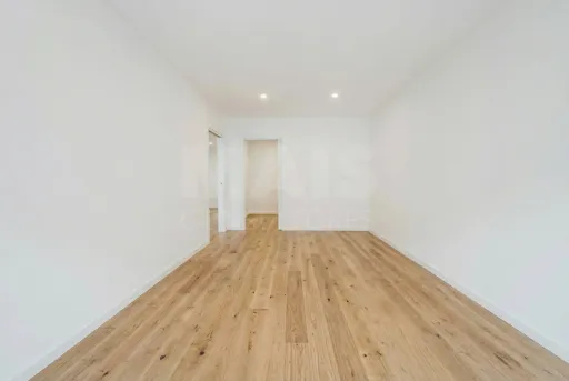 Apartamento T3 Remodelado - Centro de Caldas da Rainha - Com garagem