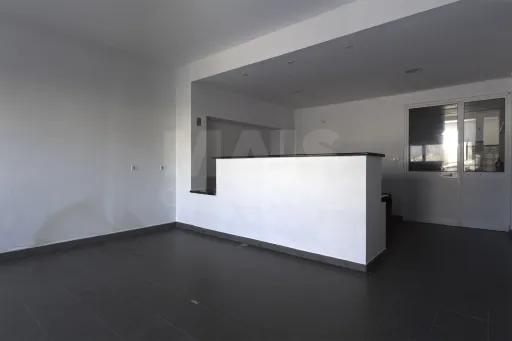 Espaço Comercial 115 m² na EN10 | Localização Premium e Máxima Visibilidade – Porto Alto