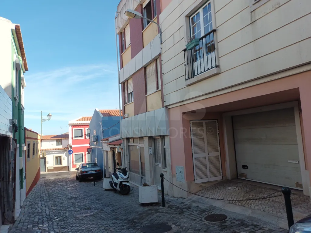 Residential building in the center of Vila Franca de Xira.