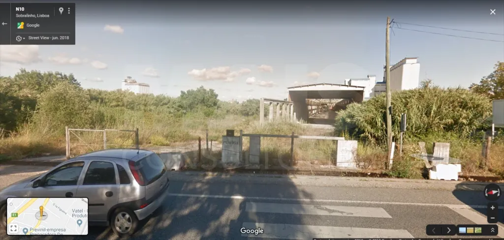 Armazém na EN10 ( Estrada Nacional 10 )