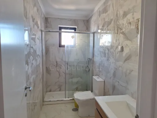 Refurbished 2 bedroom 2nd floor apartment in Benavente