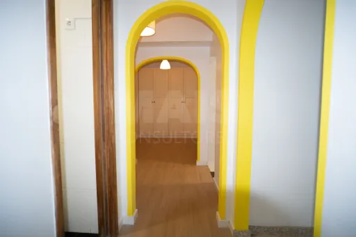 T2 em zona tranquila de Porto Salvo, perto de escolas e centros empresariais