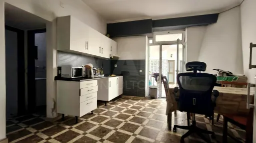 Apartamento T2 com Terraço e Potencial | Centro das Caldas da Rainha