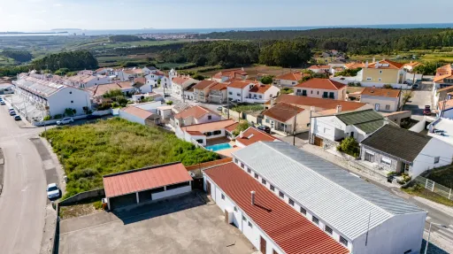 Moradia e dois Anexos T1 com piscina em Casais Mestre Mendo