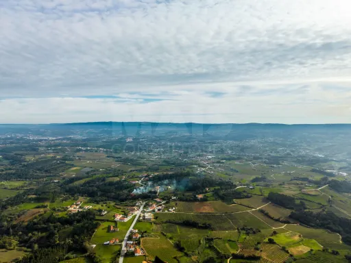 Terreno para construção de 2 Moradias