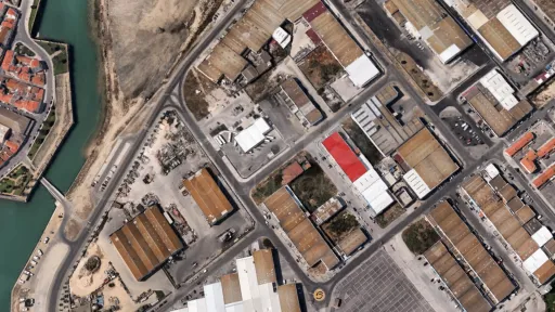 Terreno Urbano 800 m² com Infraestruturas — Zona Industrial de Peniche