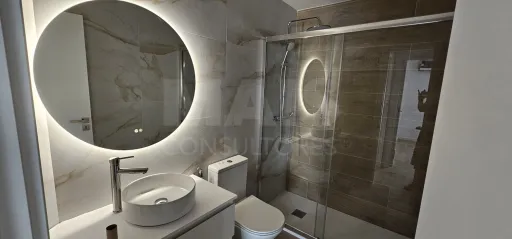 Renovated 2-Bedroom Apartment, Brand New, Dafundo