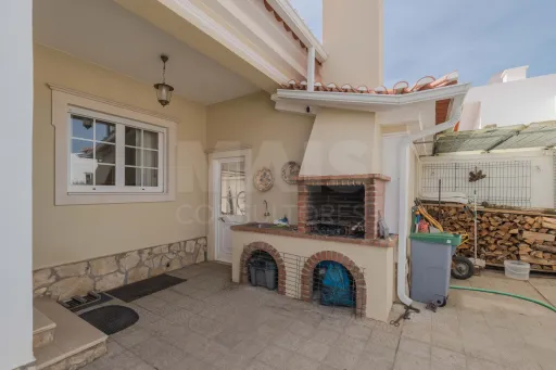3-Bedroom Family Home 5 Minutes from the Beach - Silveira/Santa Cruz