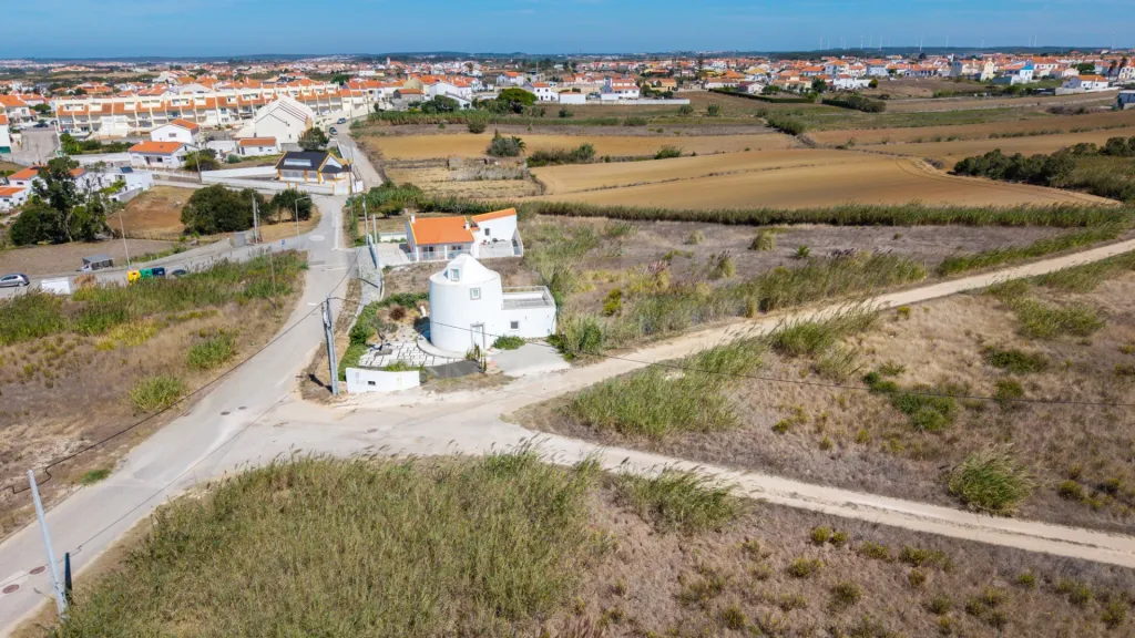 Moinho com 340m2 de terreno vista mar em São Bernardino