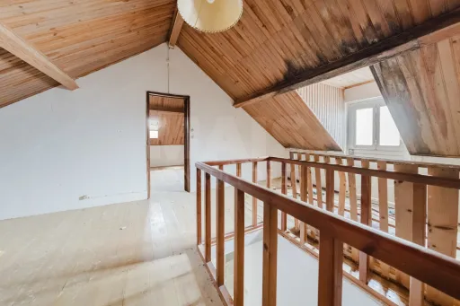 Moradia inserida num amplo terreno com 4.730 m²