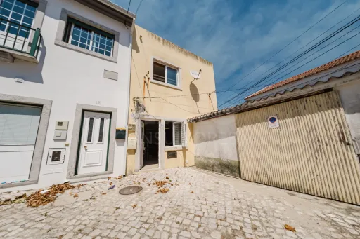 Preço Oportunidade: Moradia T1 Duplex em Olho Marinho | Óbidos