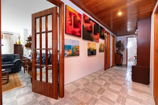 Apartamento T2 com Varanda e Arrecadação em Agualva Cacem - Sintra