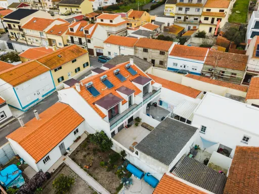 Apartamento T1 com 2 terraços