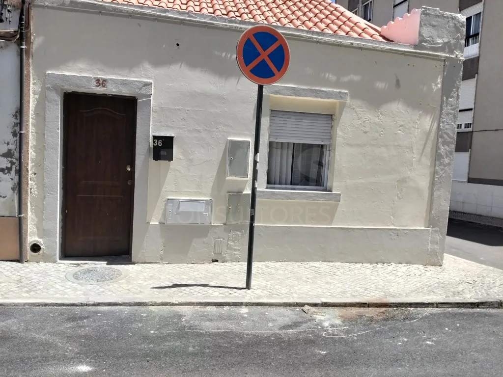 Moradia Remodelada V1 em Alhandra.