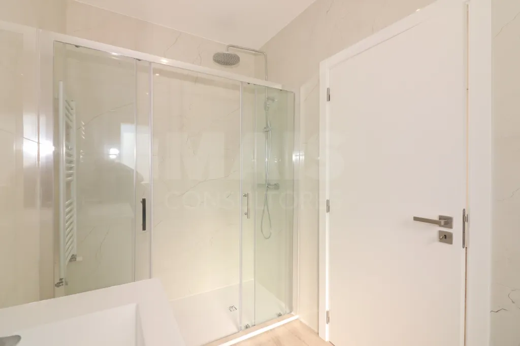 House 4 Bedrooms Juncalinho gated community
