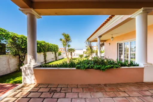 Moradia T5 em Lourinhã com Vista Mar, Piscina Aquecida e Jardim