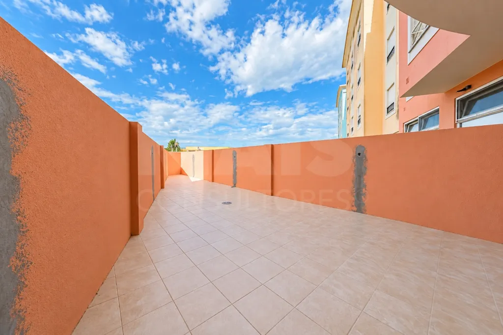 Apartamento T1+1 Renovado com Terraço, Conforto e Qualidade | Peniche