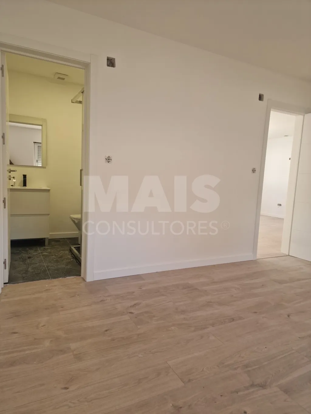 Wonderful 3-bedroom apartment in Queluz with patio