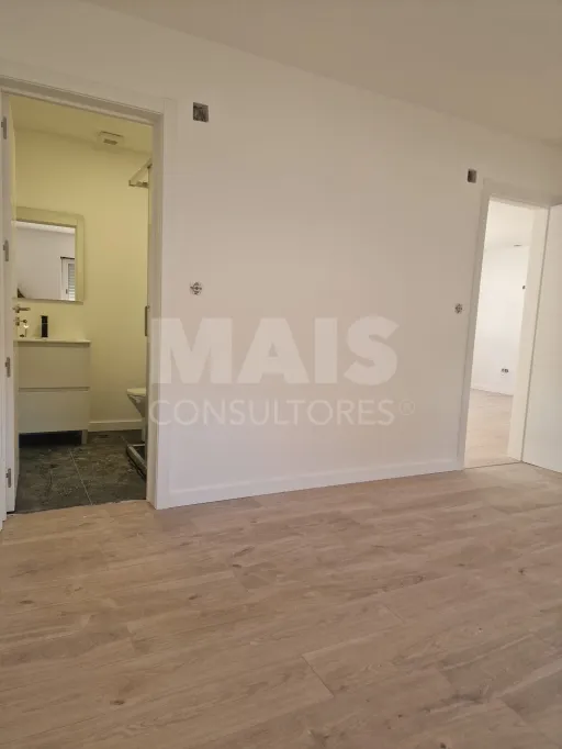 Maravilhoso T3 em Queluz com logradouro