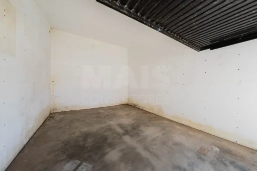 2-Bedroom Apartment with Private Backyards and Garage, 900 m from São Bernardino Beach