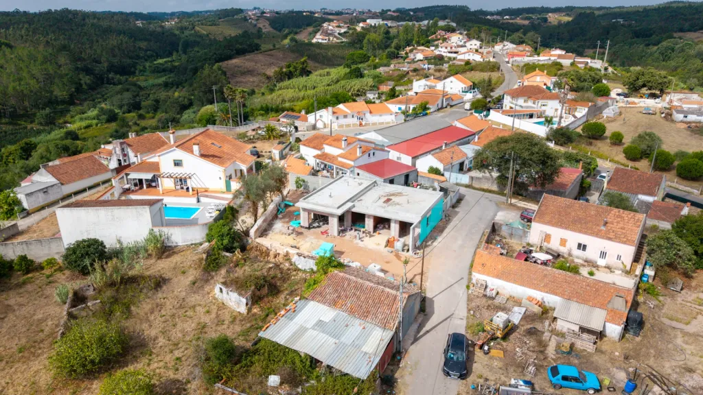 Moradia T3 térrea NOVA em Salir de Matos