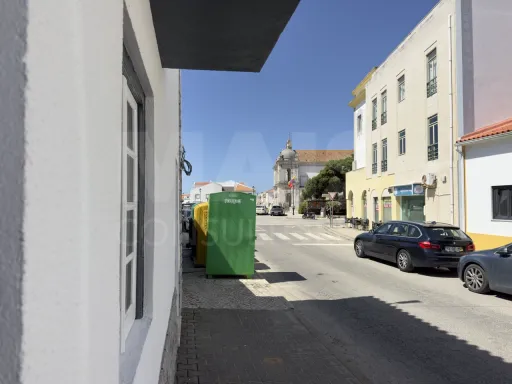 Moradia T2+1 com Garagem no Centro de Atouguia da Baleia