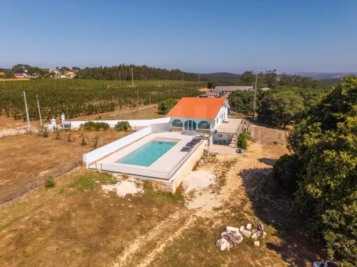 Farm with over 23,000 m², a saltwater pool, and potential for development