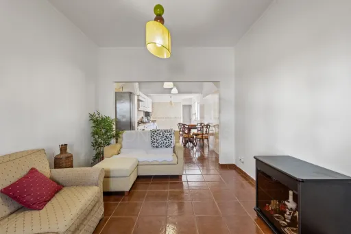 Apartamento T3 com quintal em Peniche