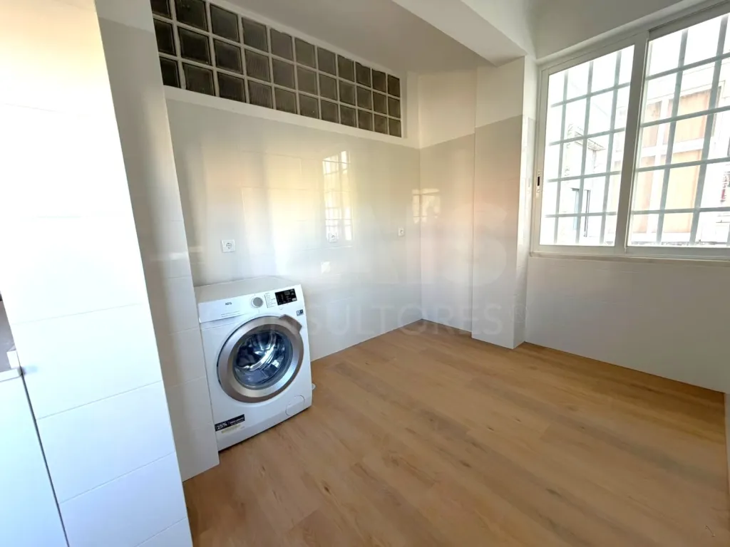 Apartamento T4 em Carnide