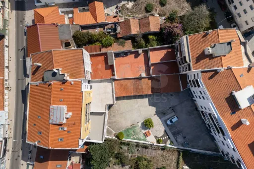 Loja para Transformação em Apartamento T3+1