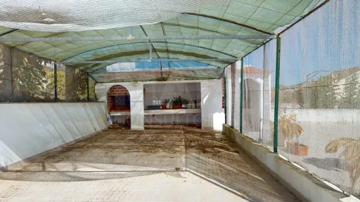 Moradia T5, na calhandriz com piscina