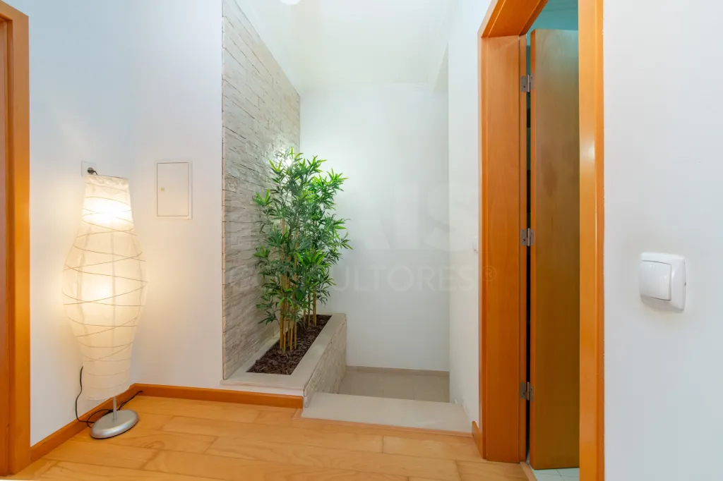 Moradia T3 totalmente remodelada no Condomínio Villas de Samorena em Samora Correia