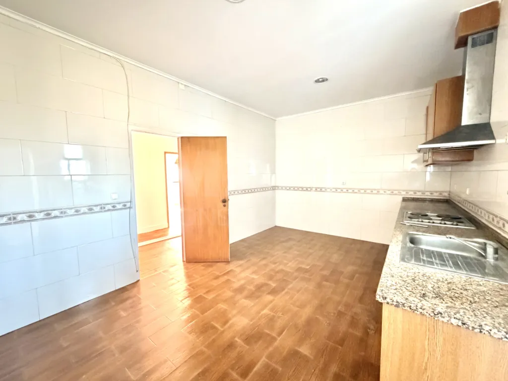 Apartamento T1+2 com terraço no centro de Samora Correia