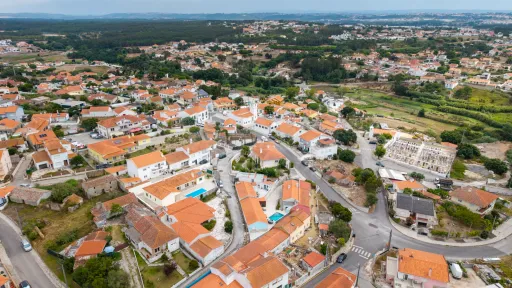 Moradia T3 de Requinte e Qualidade com Terreno no Nadadouro