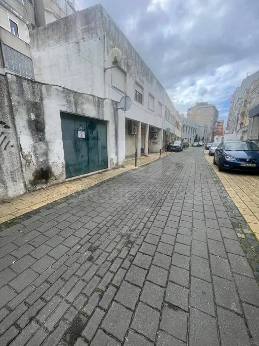 Garagem / armazém  no Centro de Vila Franca de Xira