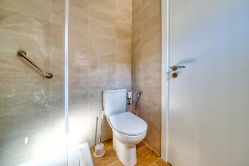 Viva com Espaço e Conforto: Moradia T4 com Anexo e Garagem em Coruche – Pronta a Habitar