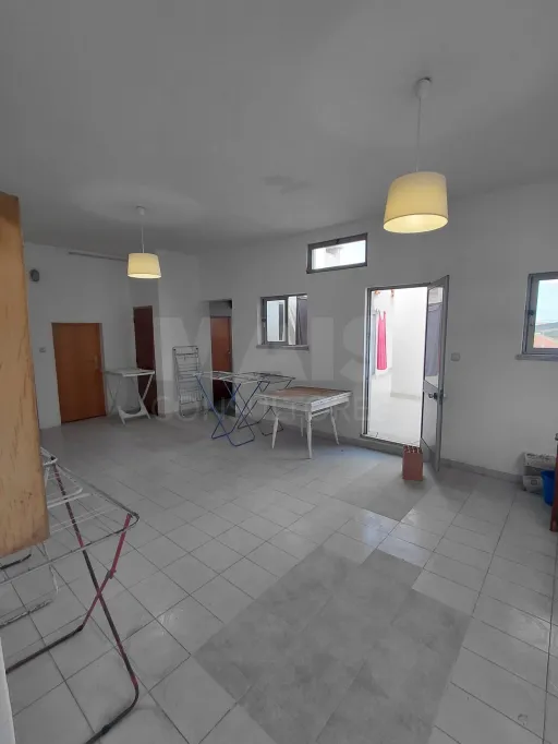 Spacious 3-Bedroom Apartment in Downtown Lourinhã with a Balcony and Terraces