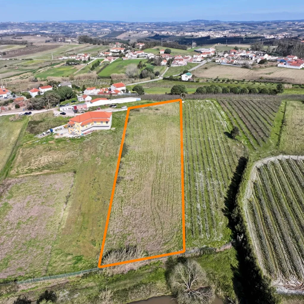 Terreno c/ Projecto & Alvará de Construção até 2028!