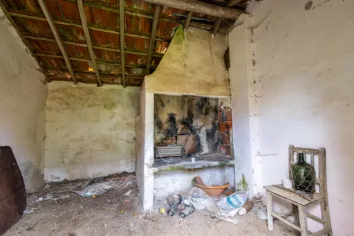 Moradia Térrea para Reabilitar com Terreno, Vista Mar e Vista Sítio da Nazaré – Bárrio, Alcobaça