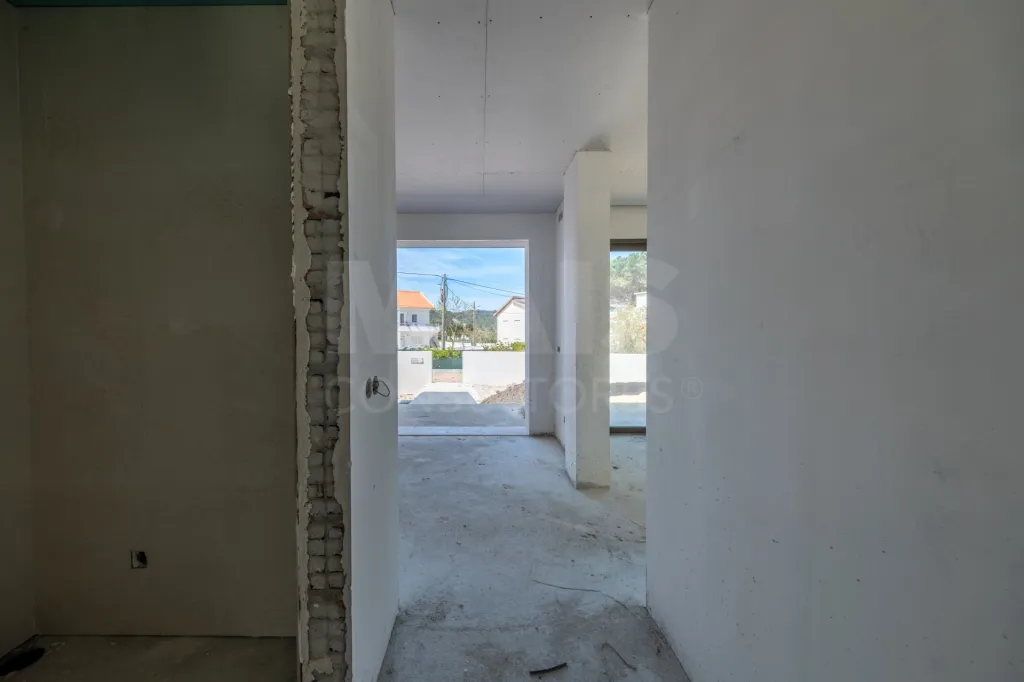 Moradia T3 (3 Suítes) com piscina e jardim - Salir do Porto