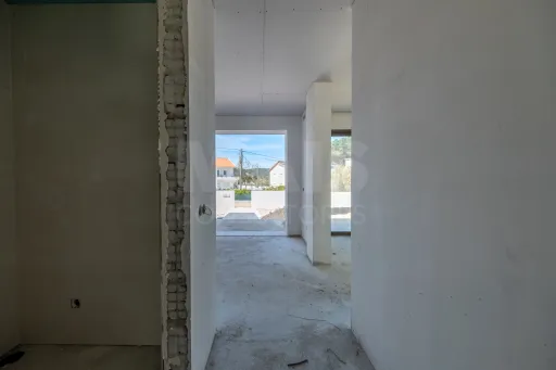 Moradia T3 (3 Suítes) com piscina e jardim - Salir do Porto