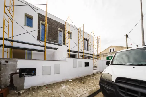 Exclusiva Moradia T4 Moderna com Conforto e Elegância Perto das Praias de Peniche