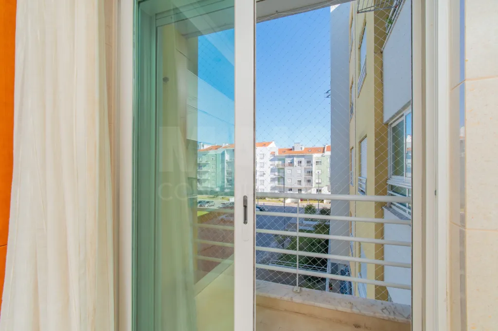 Apartamento T3 com garagem e arrecadação
