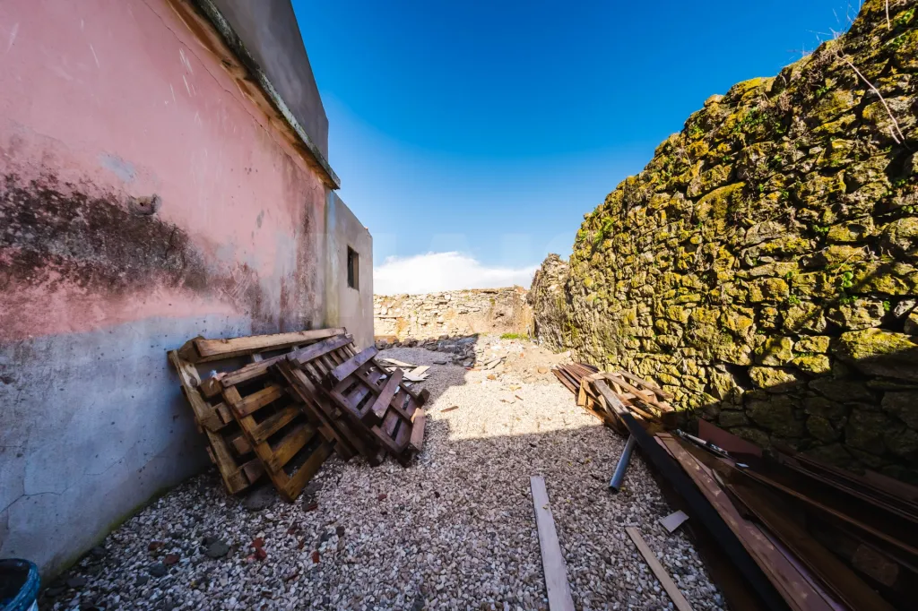 Moradia Térrea T2+1 c/ 2 casas de banho e logradouro