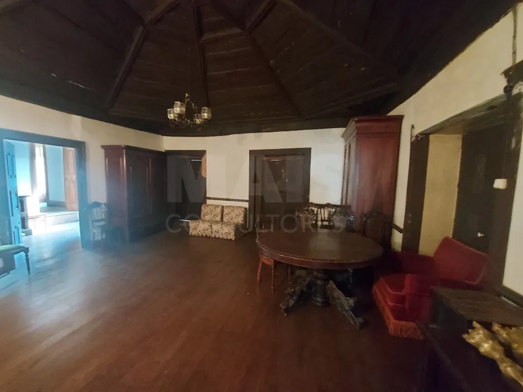 Casa Senhorial com Brazão em Coja- Arganil.